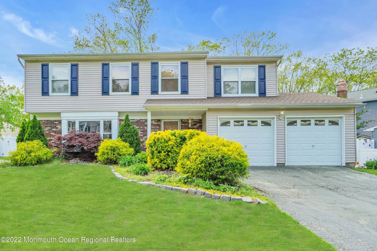 8 Pioneer Drive - Photo 1