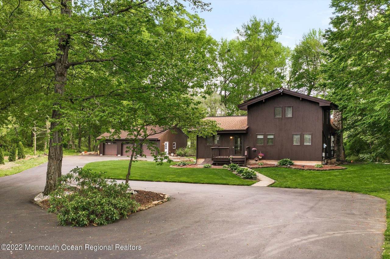 501 Circle Drive - Photo 1