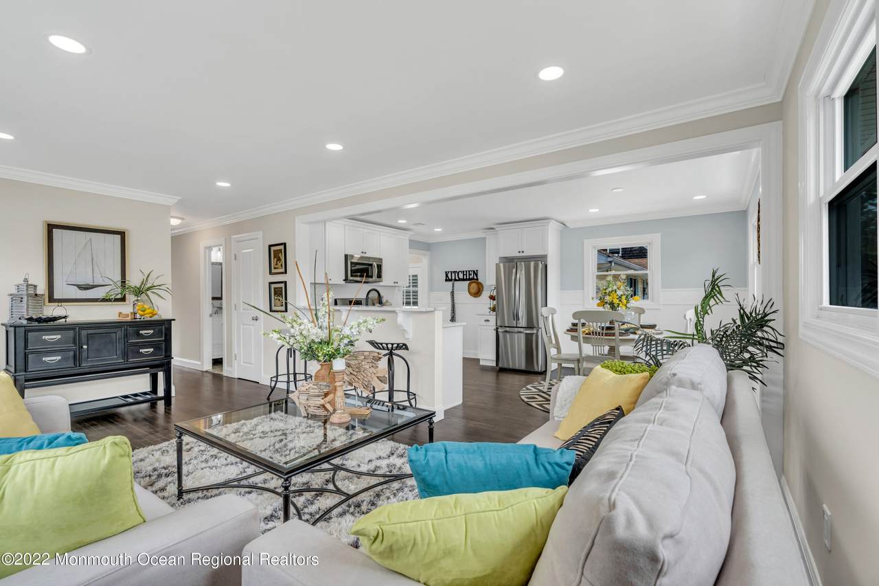 533 Riverwood Avenue - Photo 1