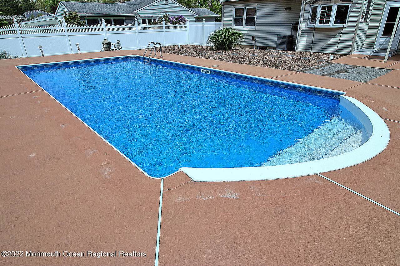 333 Dallas Drive - Photo 1