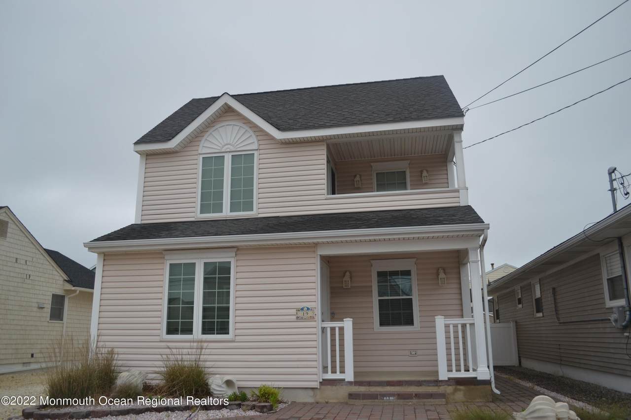 19 Haddonfield Avenue - Photo 1