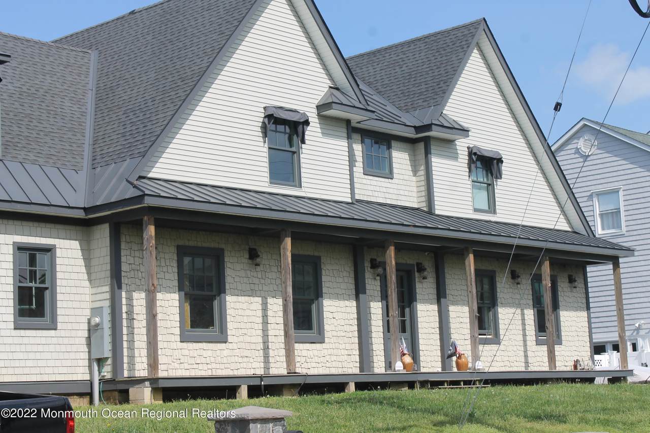 13-15 Avenue Of Two Rivers - Photo 1