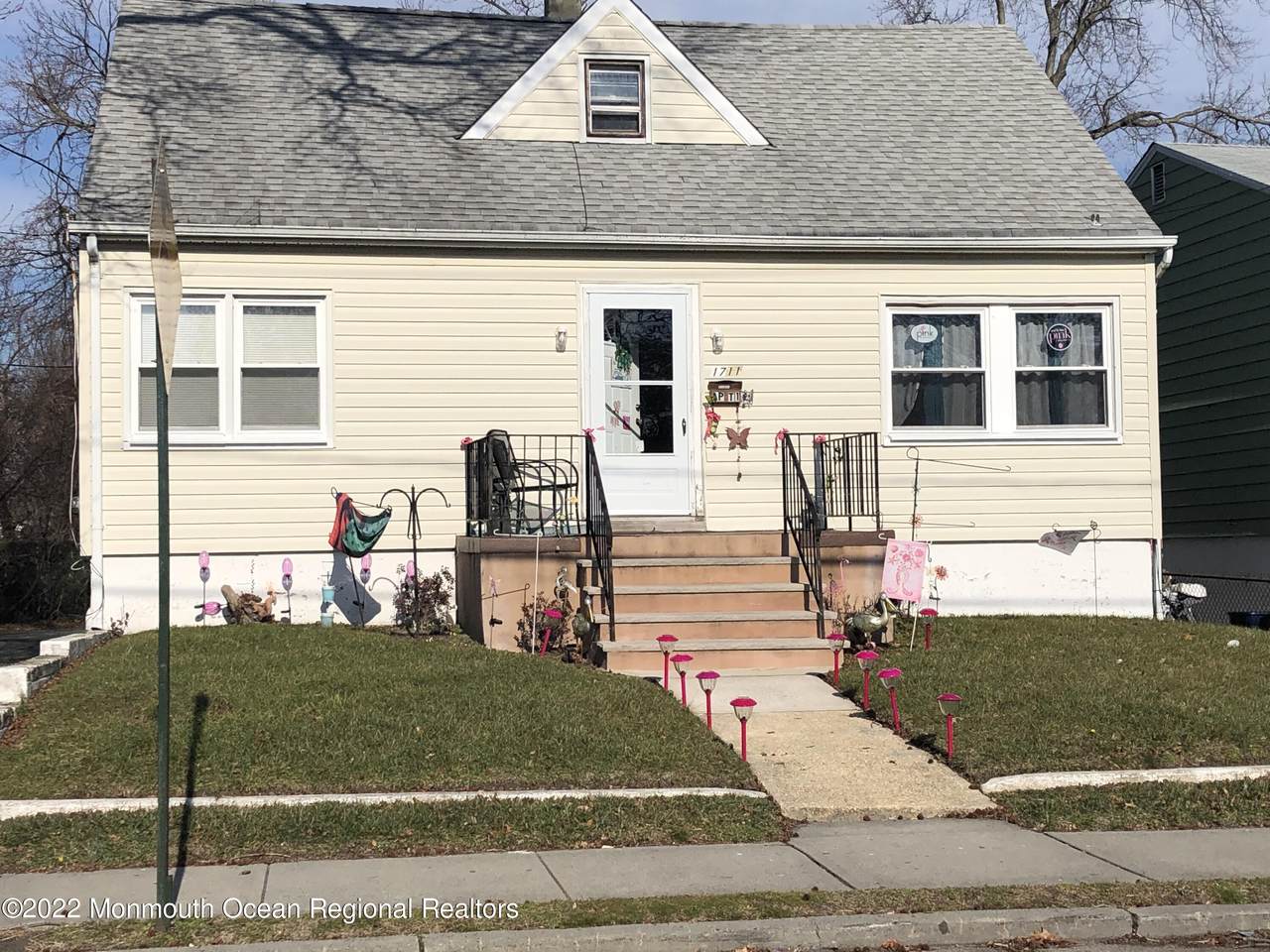 1711 Heck Avenue - Photo 1