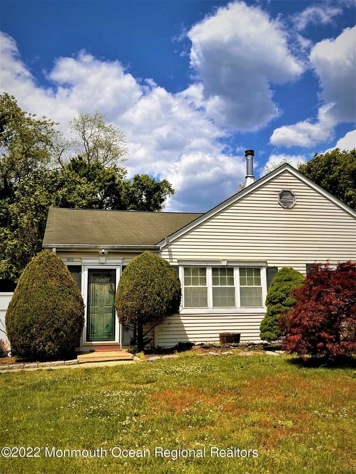 2508 Lexington Court - Photo 1