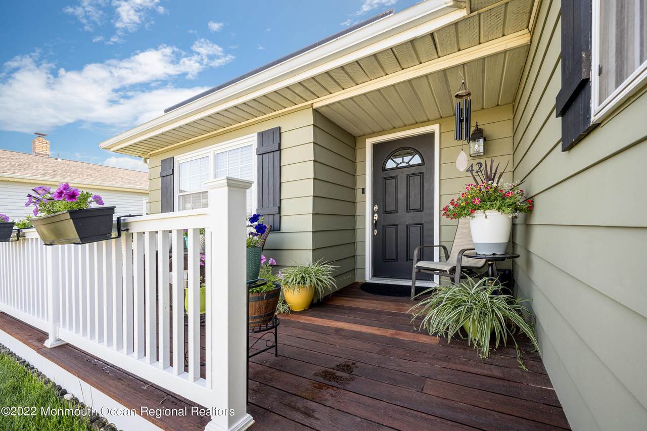 42 Liberta Drive - Photo 1
