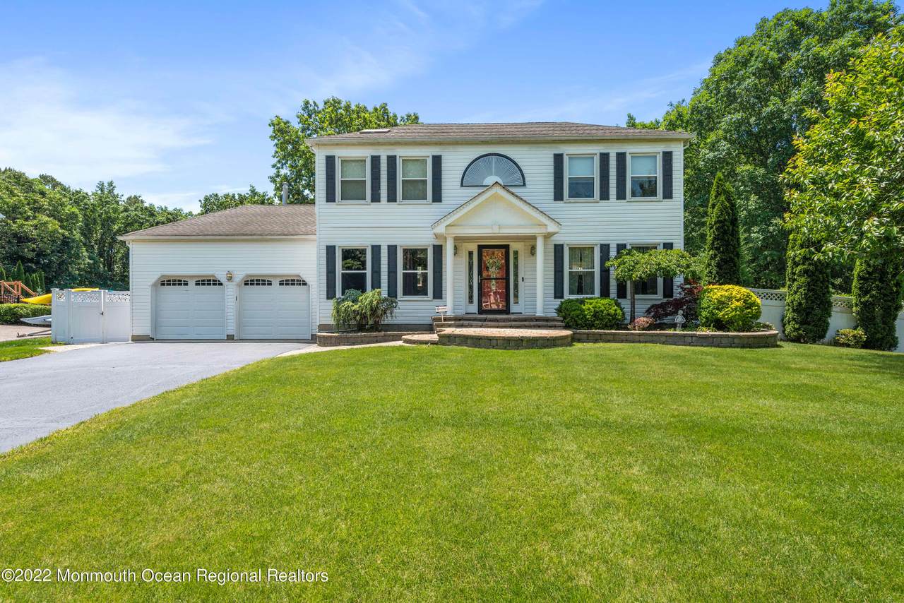 20 Heathwood Avenue - Photo 1
