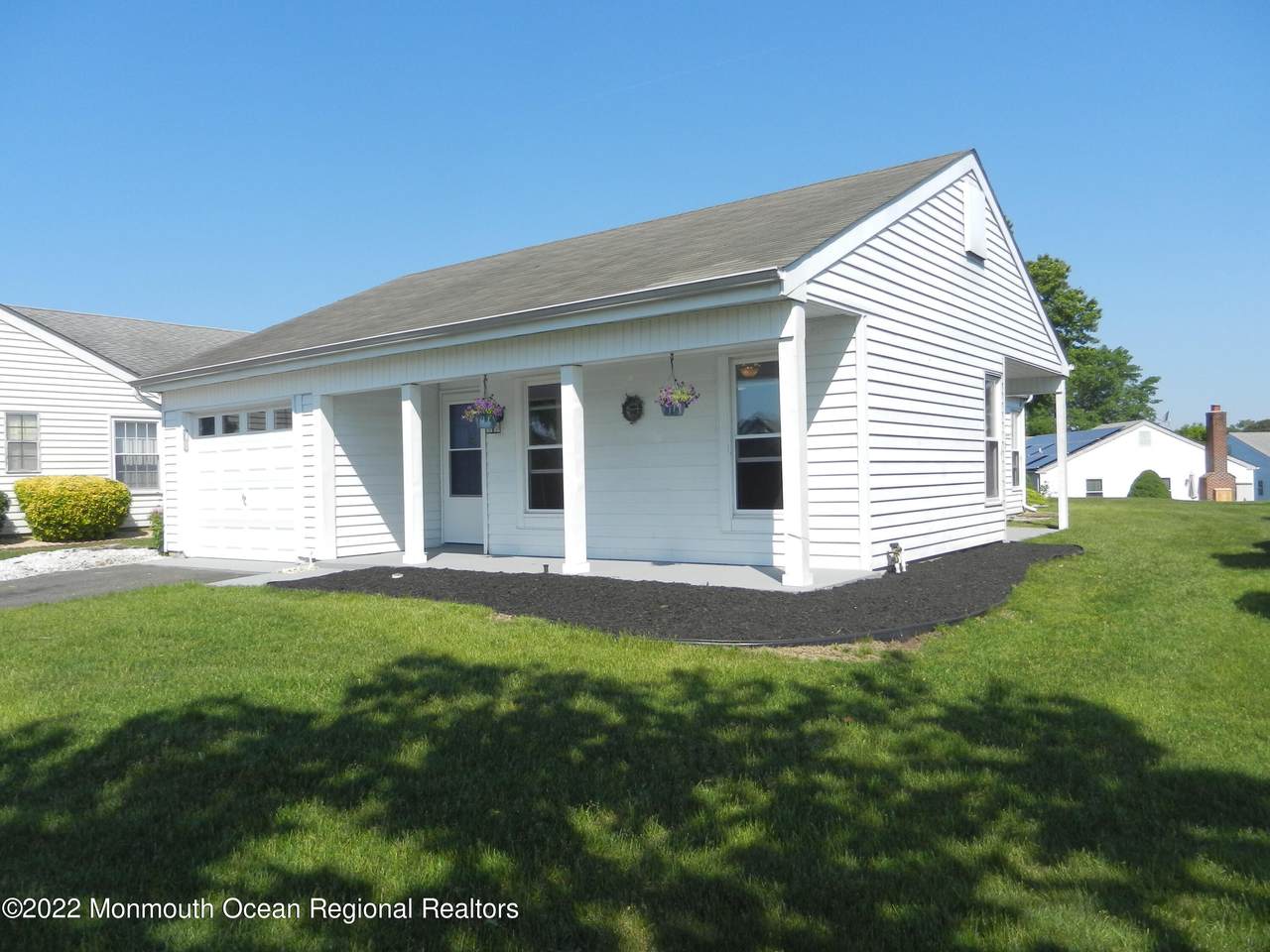 116 Buckingham Drive - Photo 1