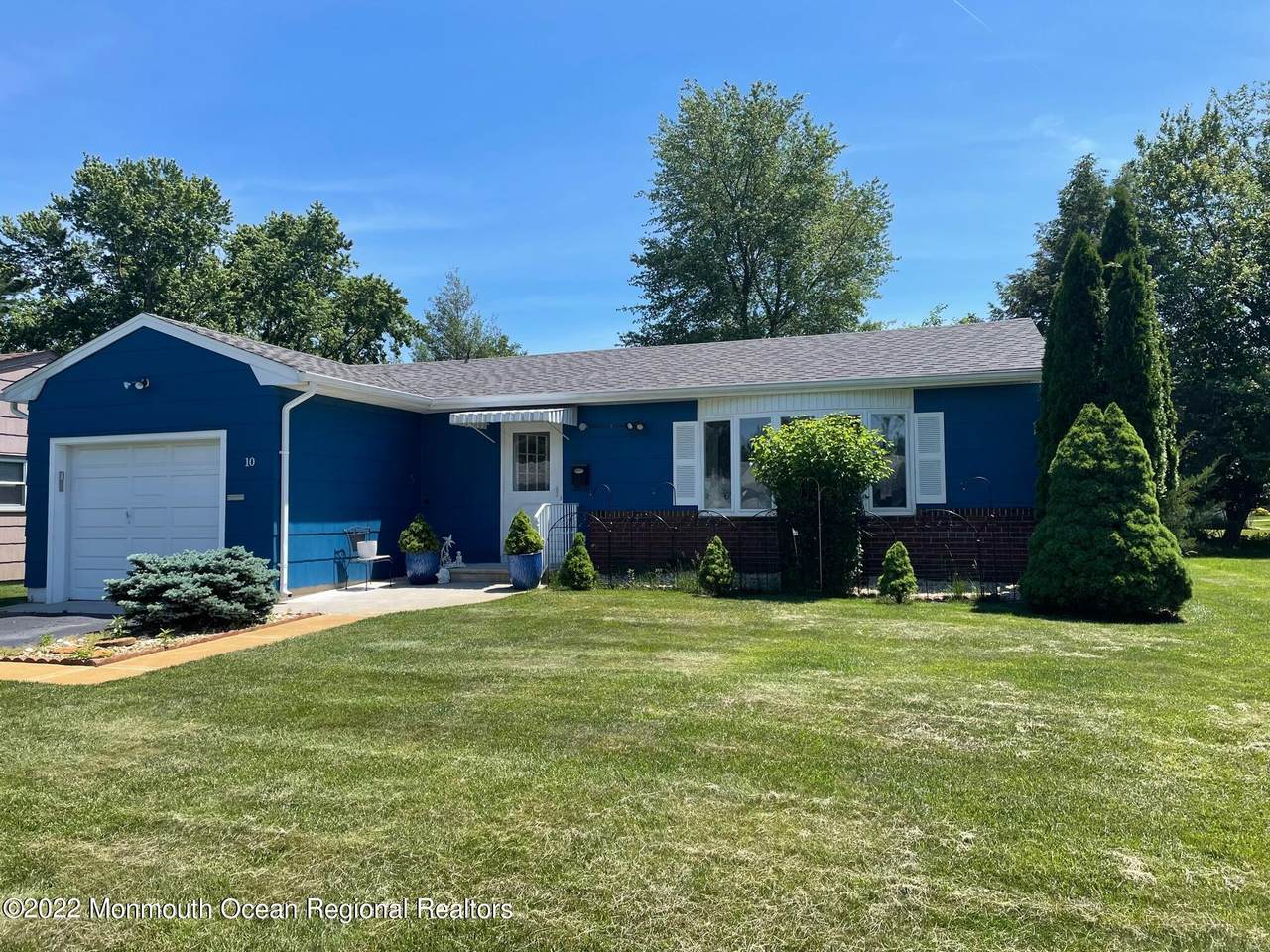 10 Chamberlain Drive - Photo 1