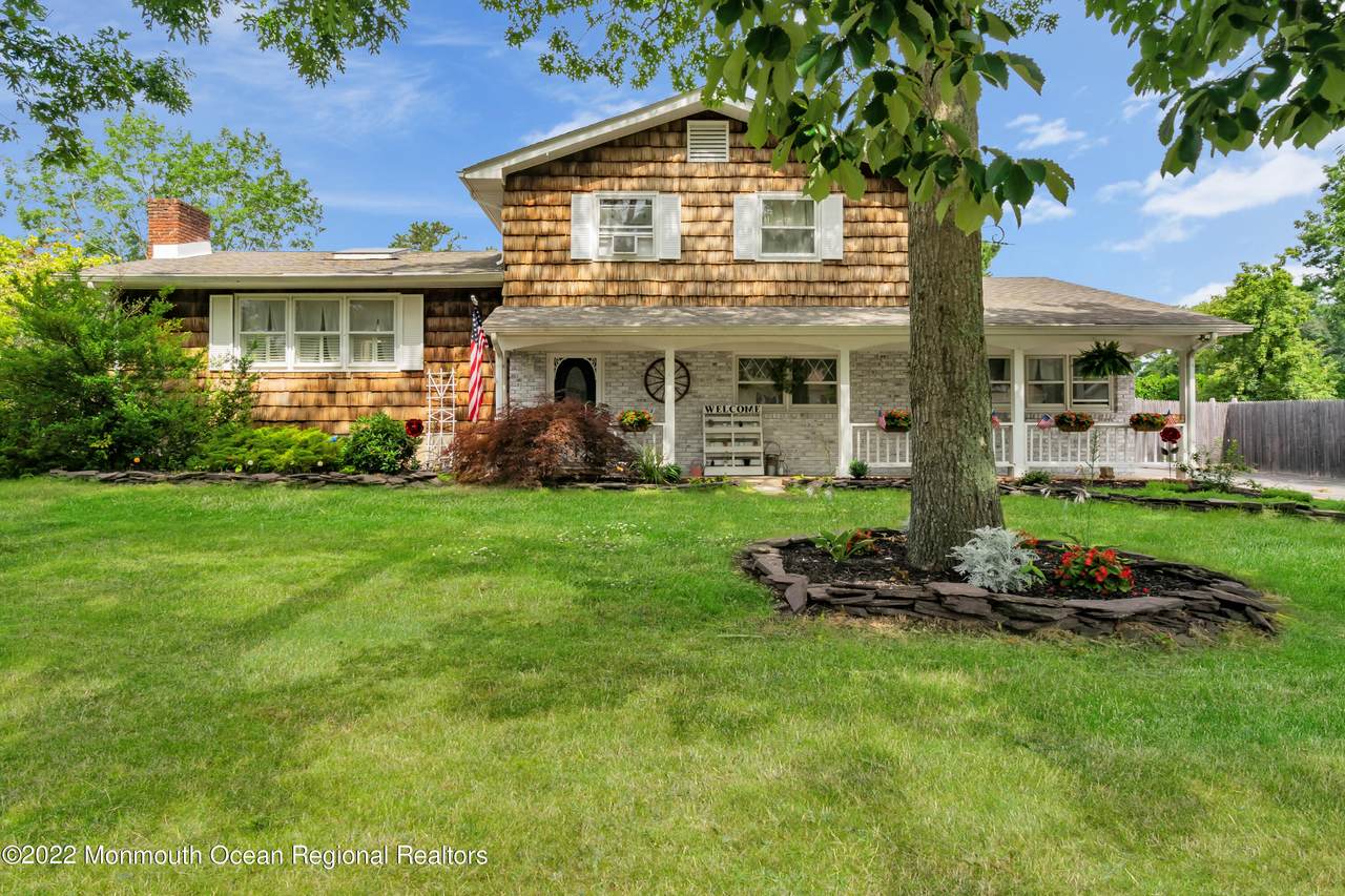 435 20th Avenue - Photo 1