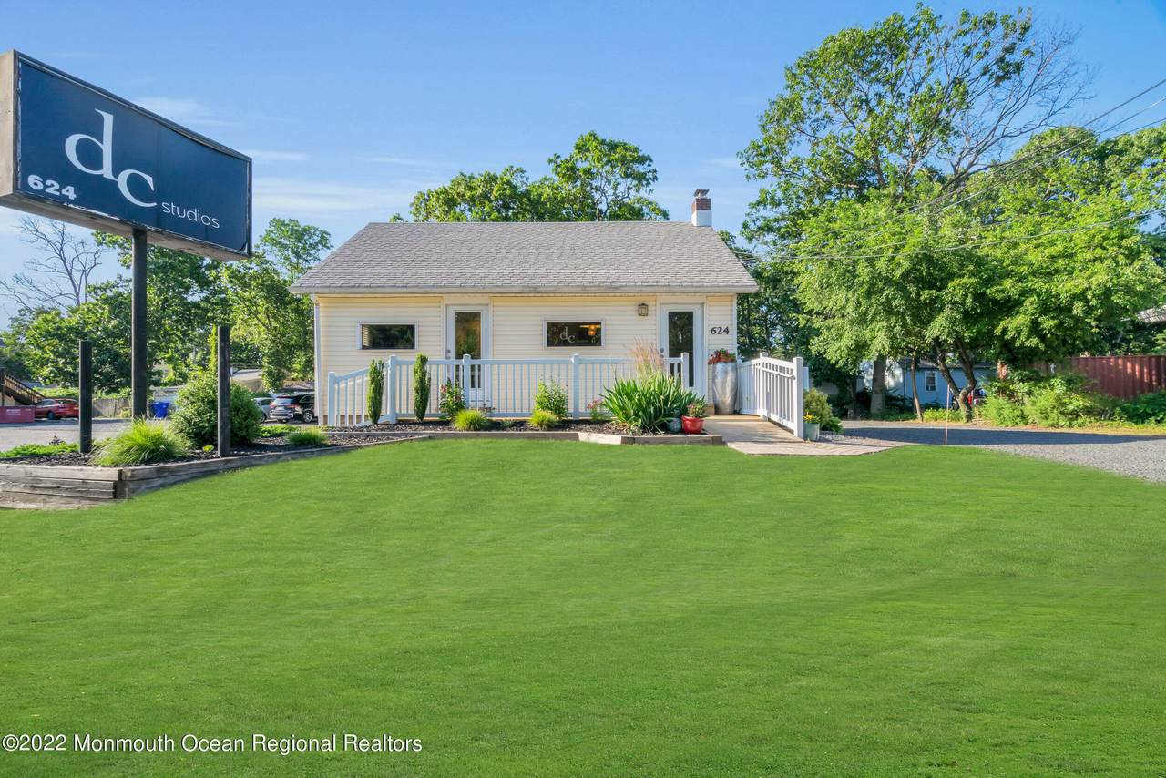 624 Mantoloking Road - Photo 1