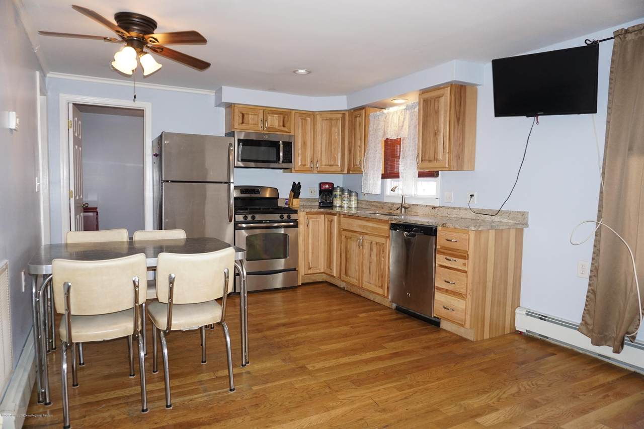 27 Sampson Avenue - Photo 1
