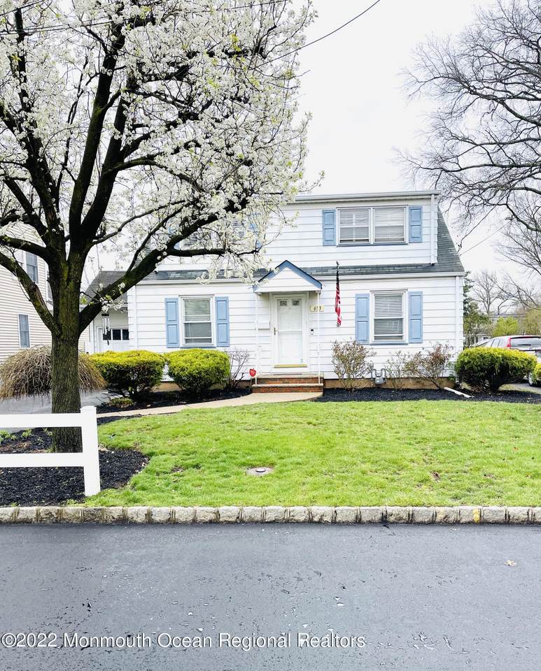 653 Quinton Avenue - Photo 1
