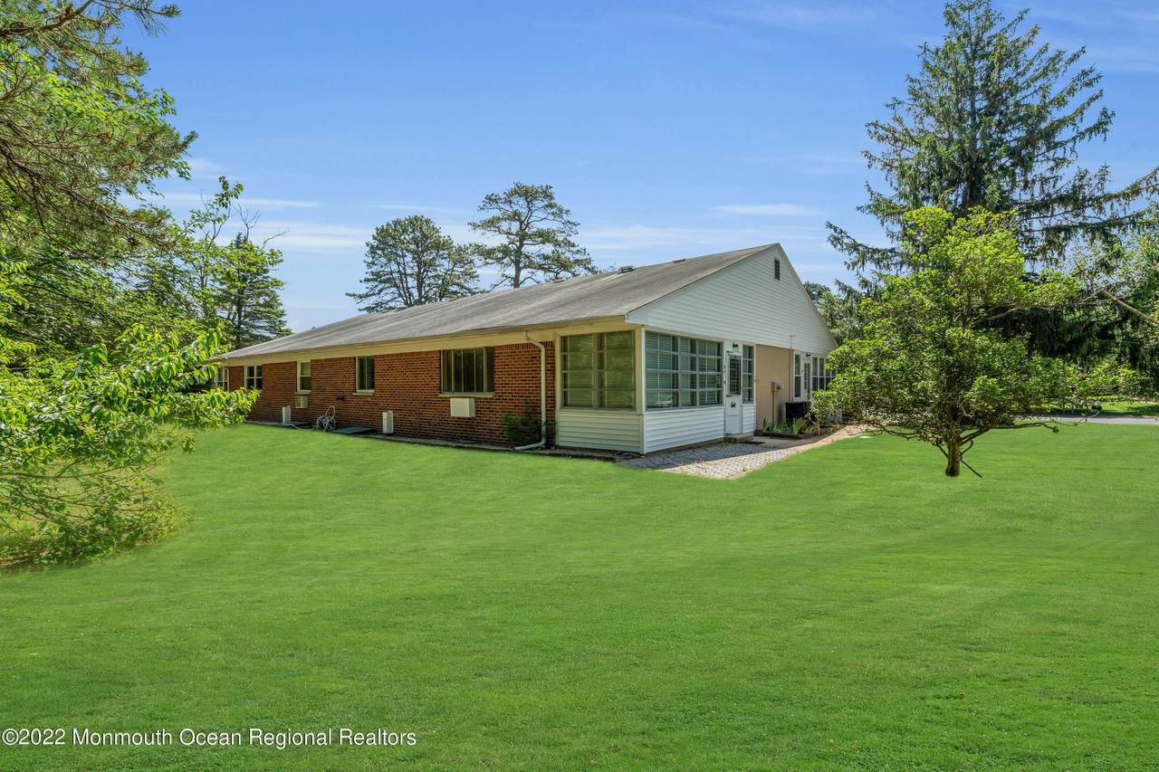 11 Valley Stream Drive - Photo 1