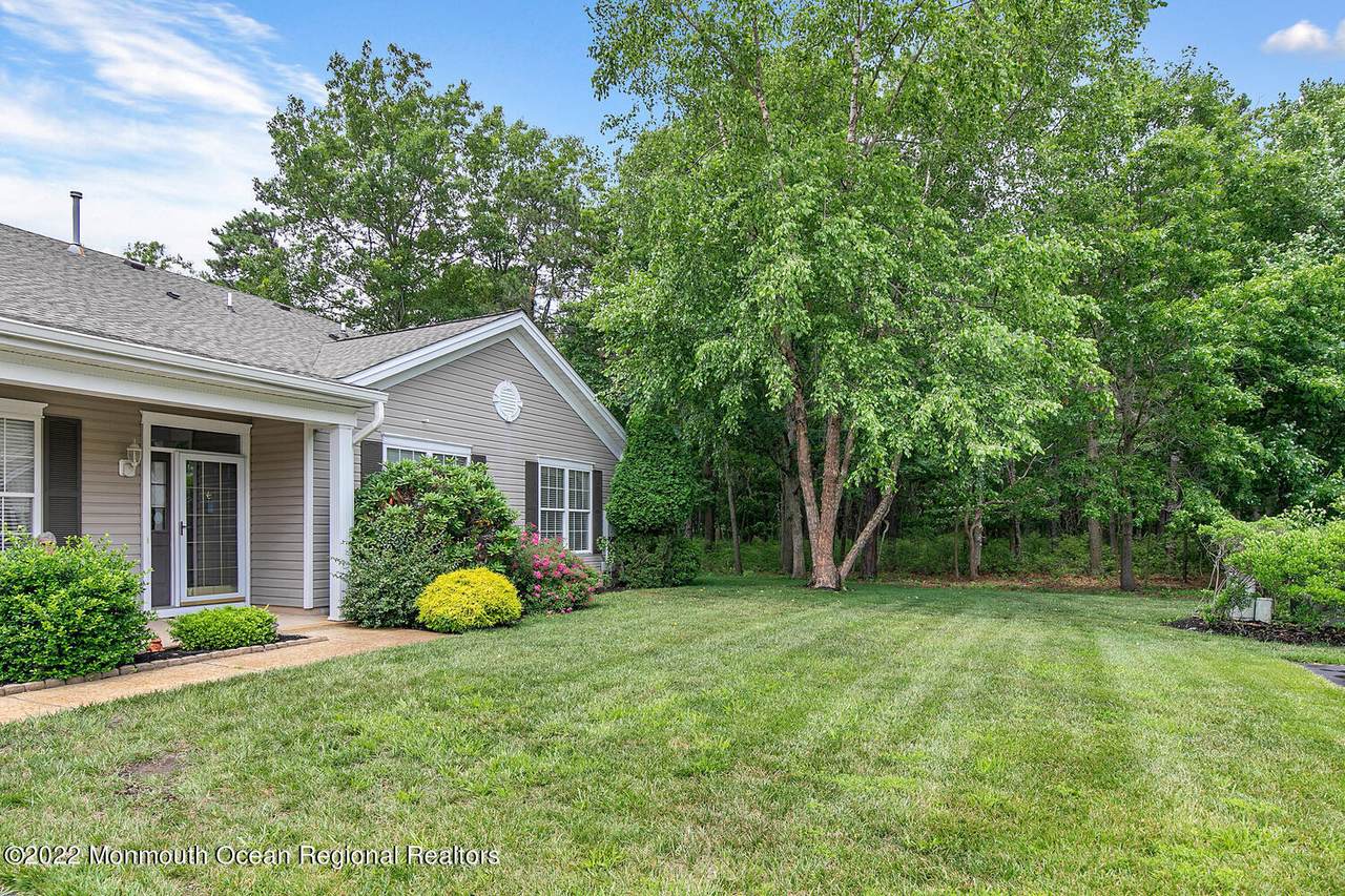129 Greenlawns Drive - Photo 1