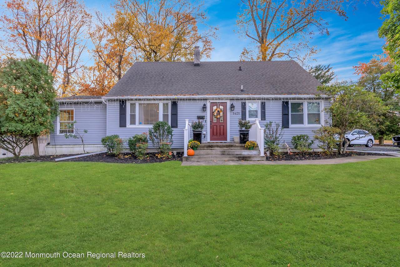 1421 Walnut Avenue - Photo 1