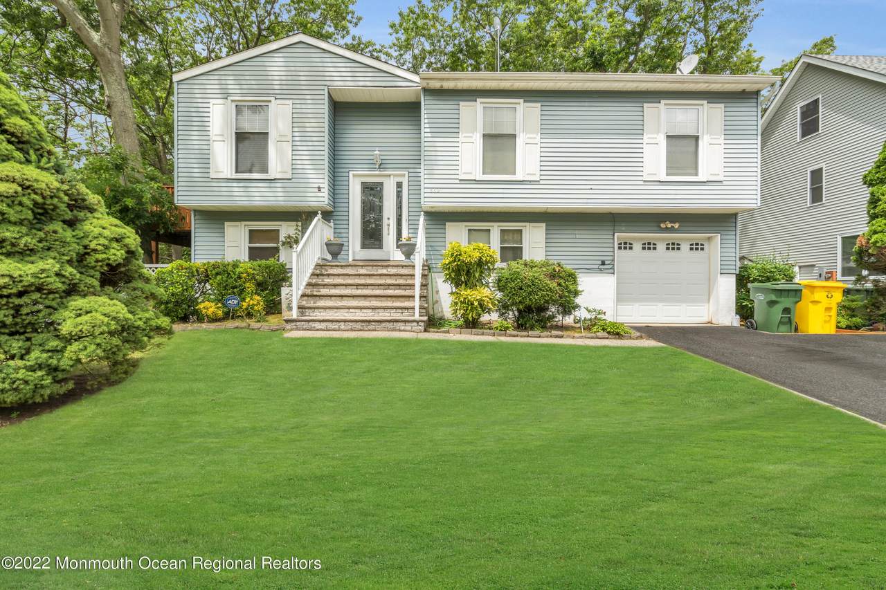 862 Hearthstone Drive - Photo 1