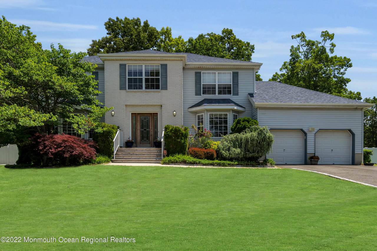 13 Stollman Street - Photo 1