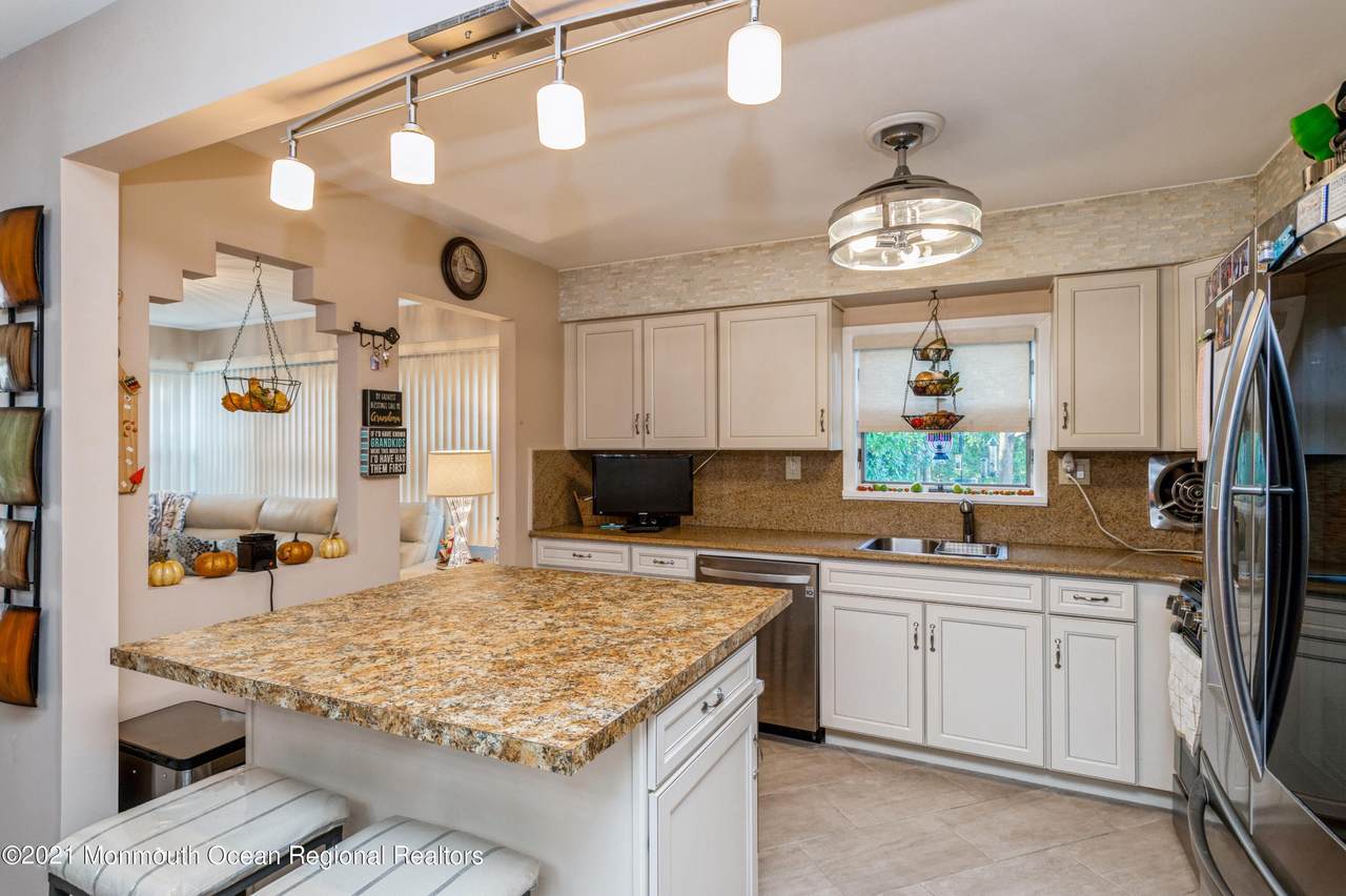 8 Vaughn Court - Photo 1