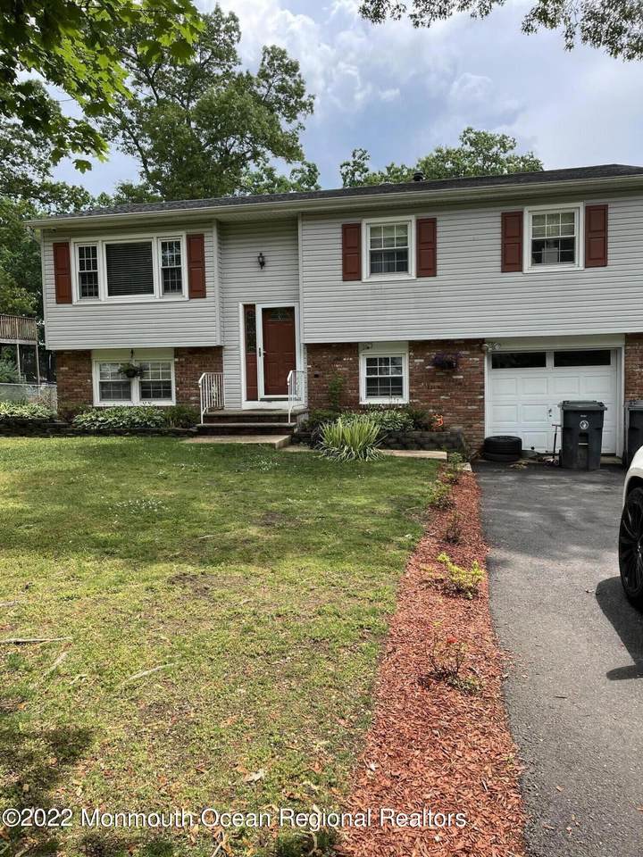 1130 Brett Place - Photo 1