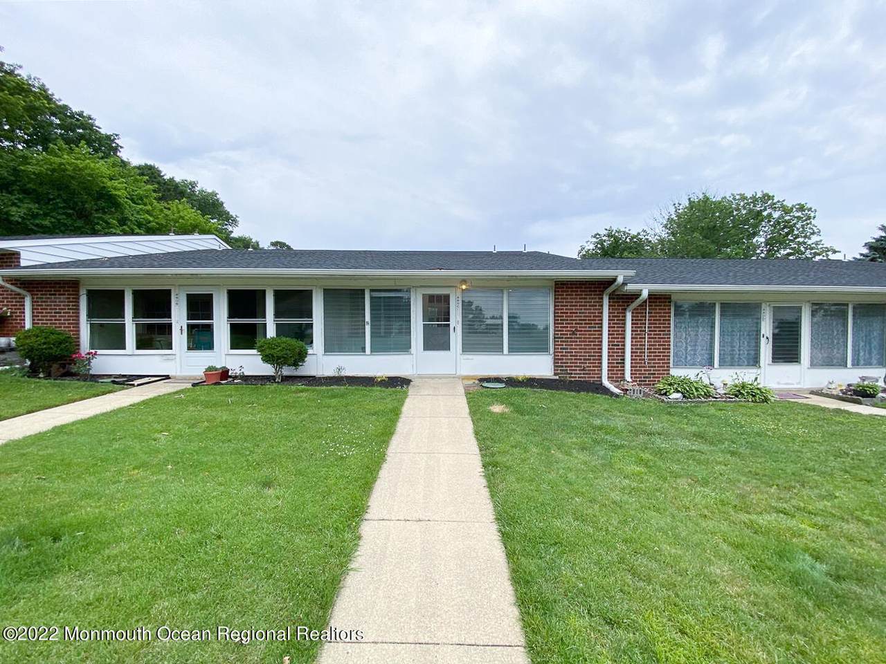 880C Balmoral Court - Photo 1