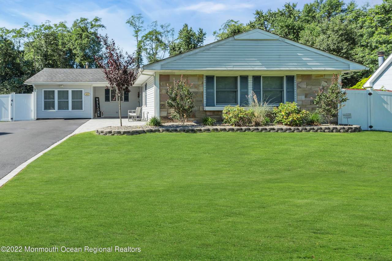 40 Maxwell Lane - Photo 1