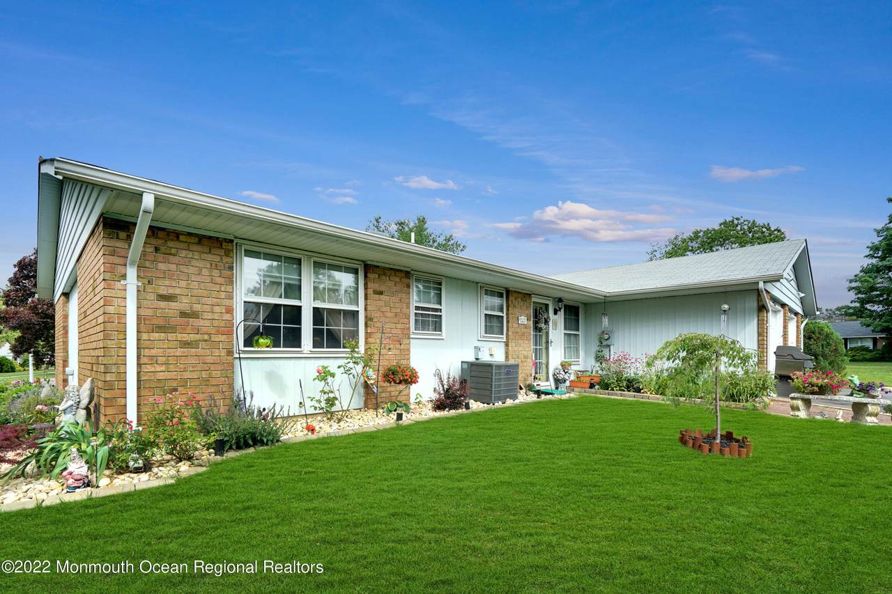 134B Buckingham Drive - Photo 1