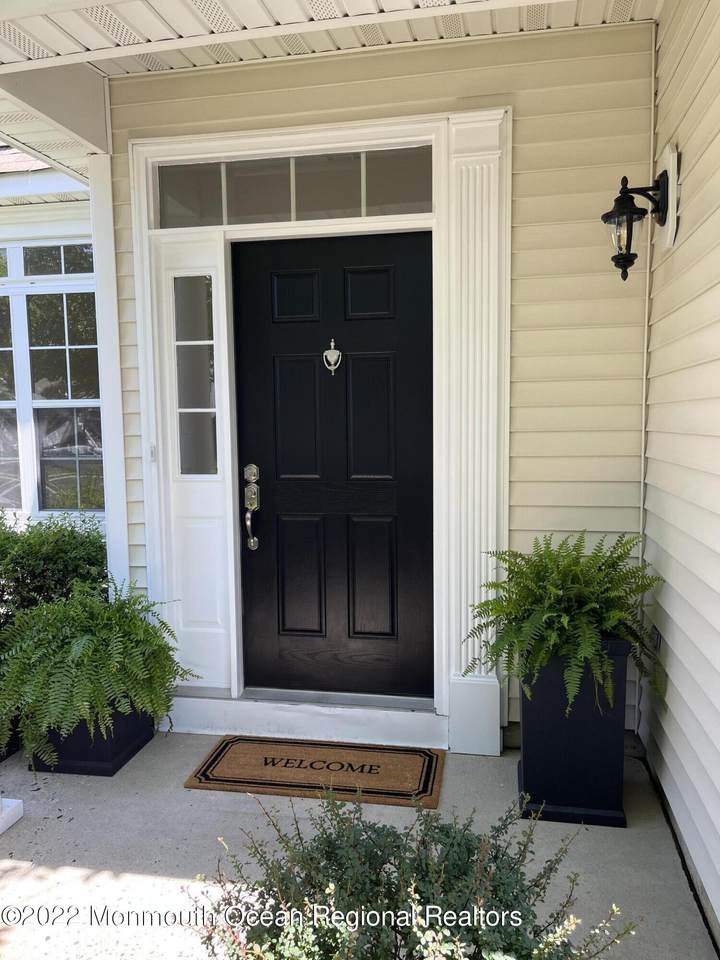 83 Freesia Court - Photo 1