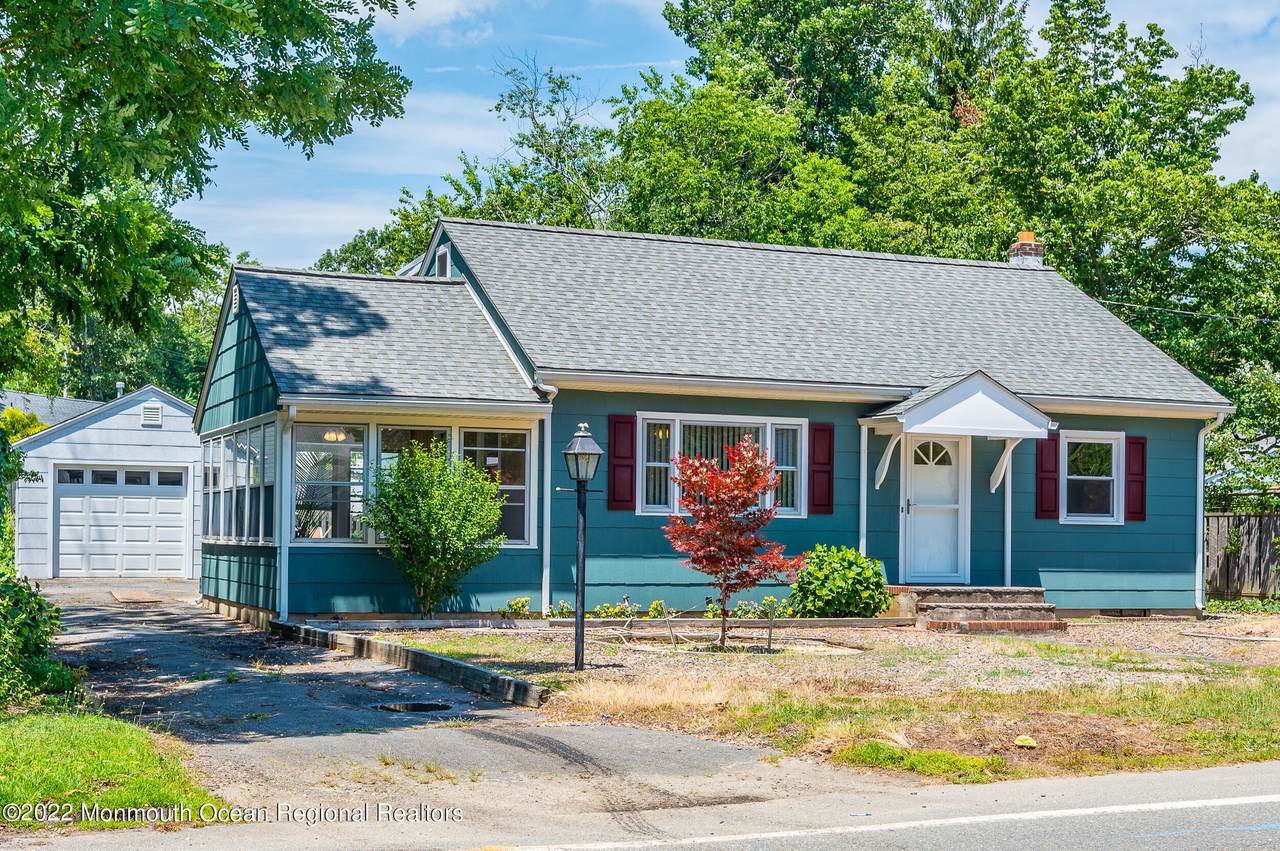 1749 Lakeside Drive - Photo 1