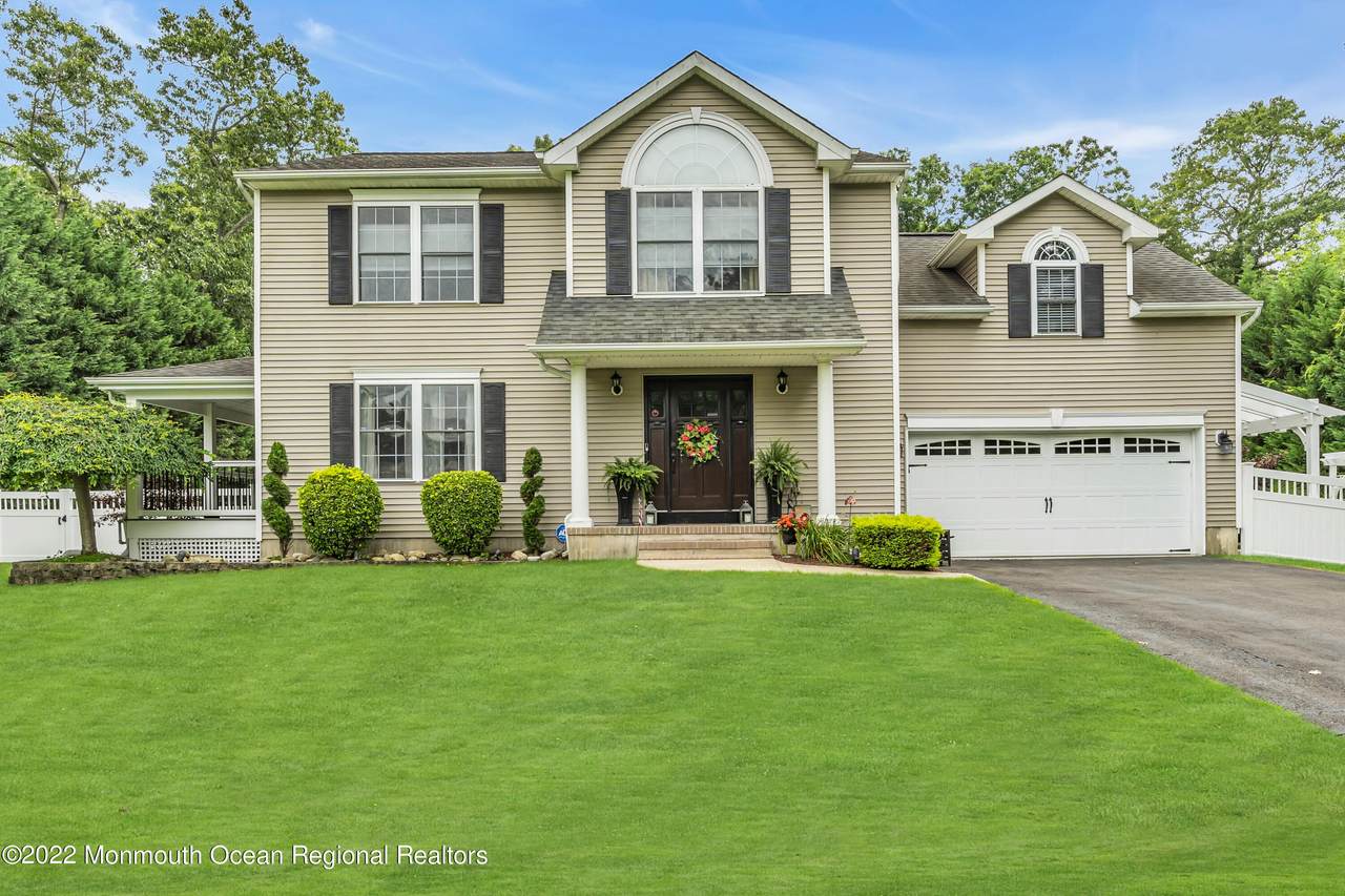 17 Peach Tree Street - Photo 1
