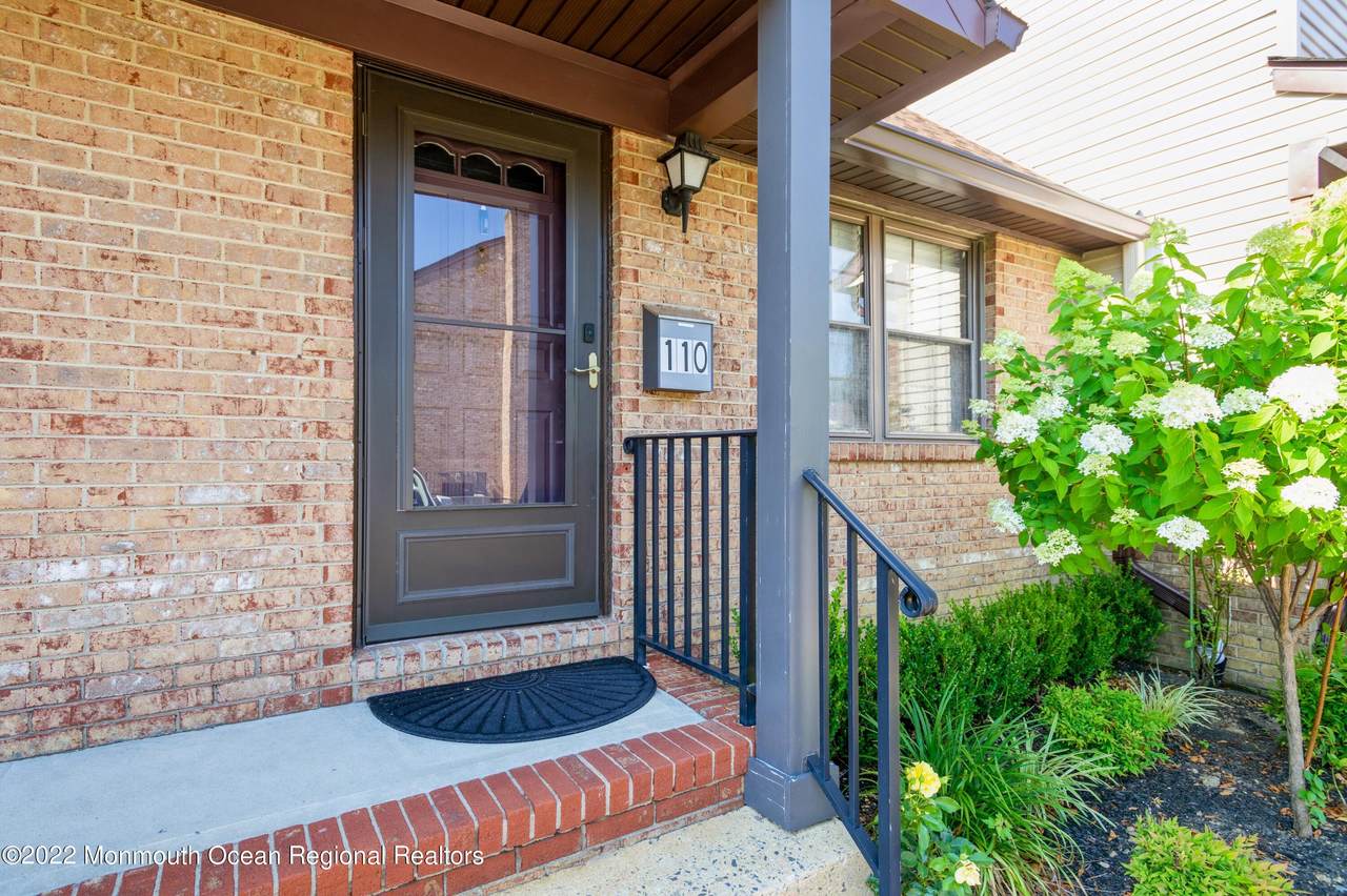 110 Village Green Way - Photo 1