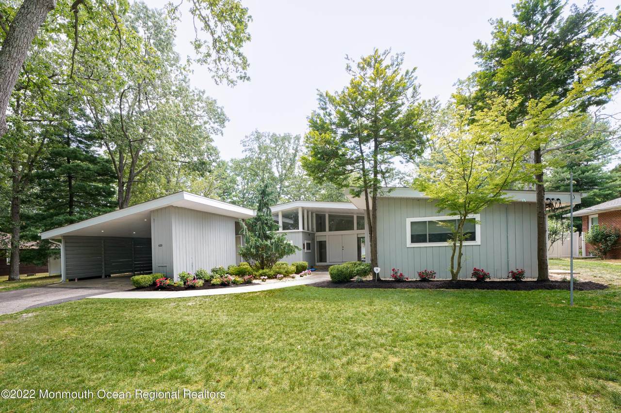 620 9th Street - Photo 1