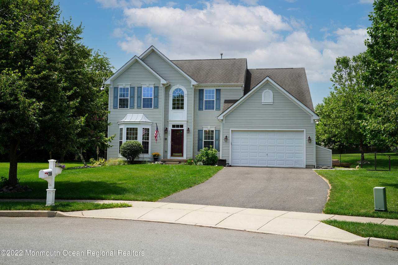 706 Cedar Point Court - Photo 1