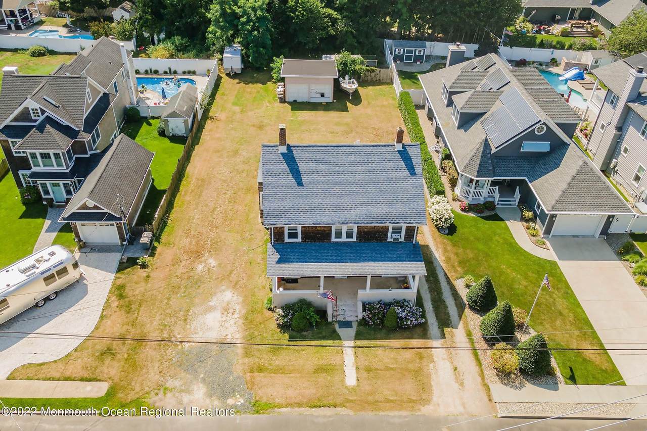 905 Rue Avenue - Photo 1