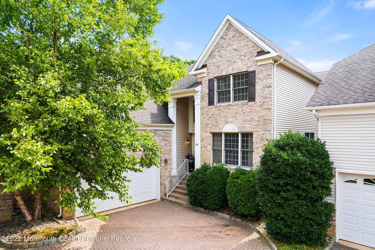 38 Erin Court - Photo 1