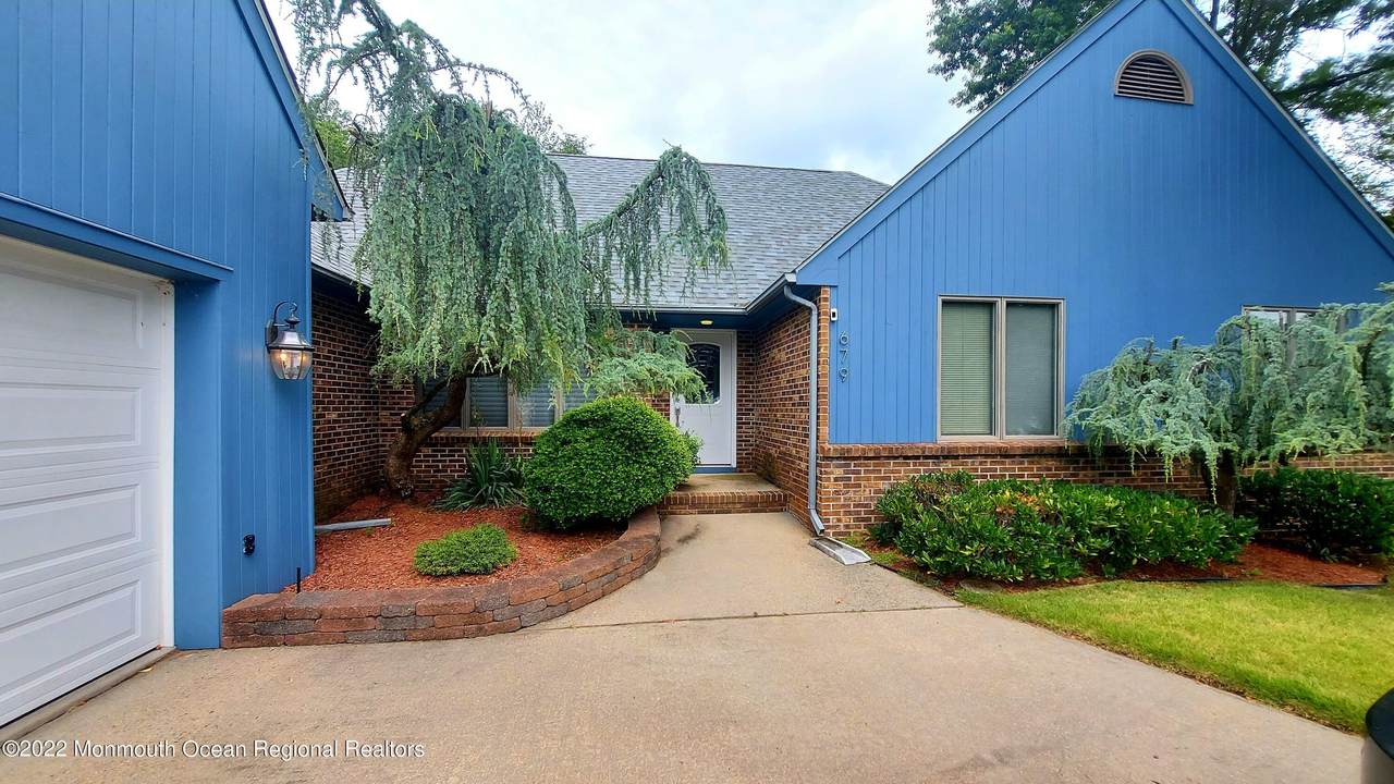 679 Maple Avenue - Photo 1