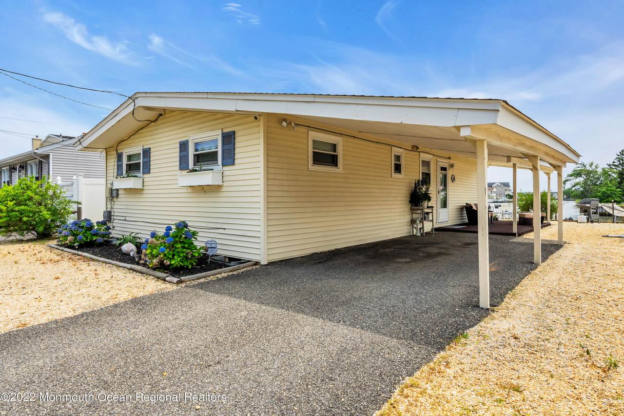 1343 Bay Avenue - Photo 1