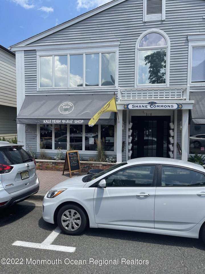 516 Bay Avenue - Photo 1