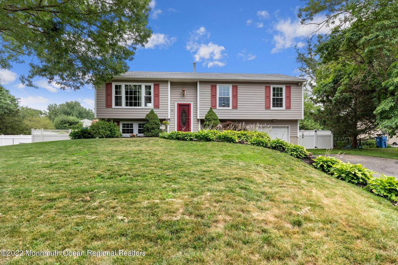 212 Weldon Road - Photo 1