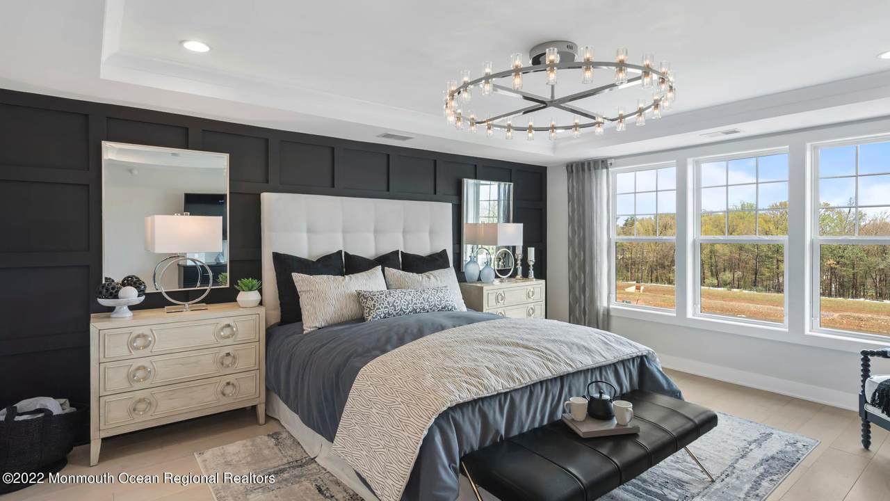 35 Valiant Court - Photo 1
