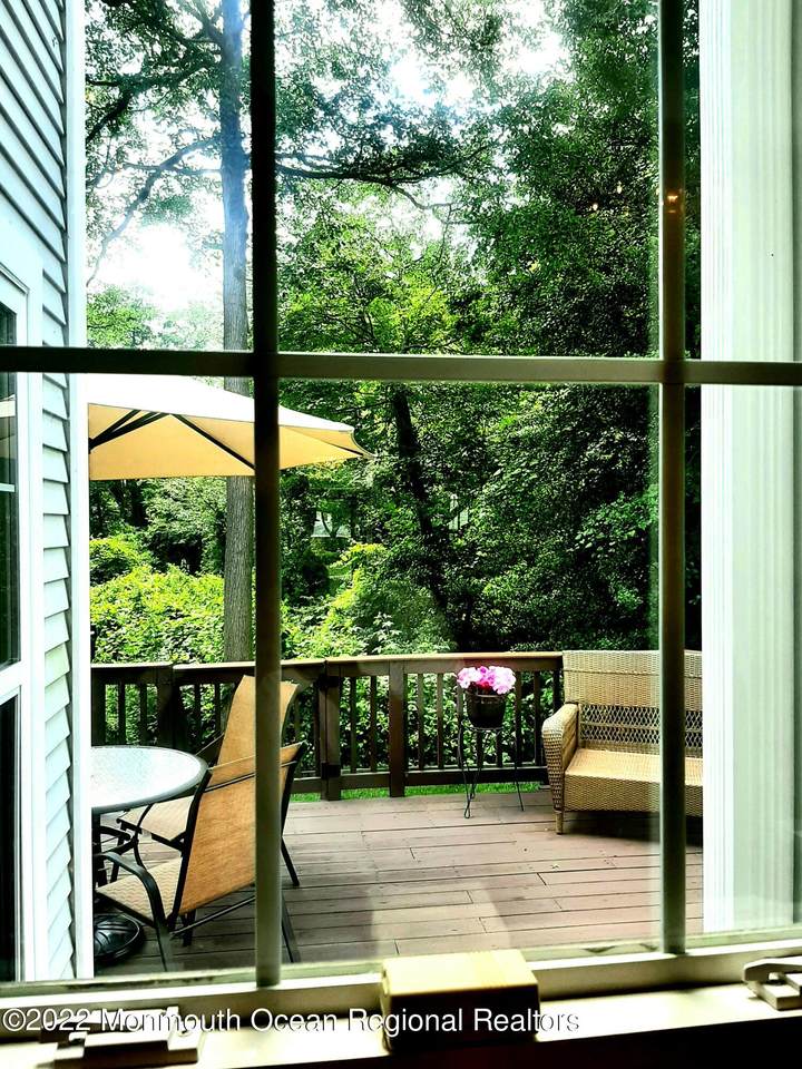 122 Manor Court - Photo 1