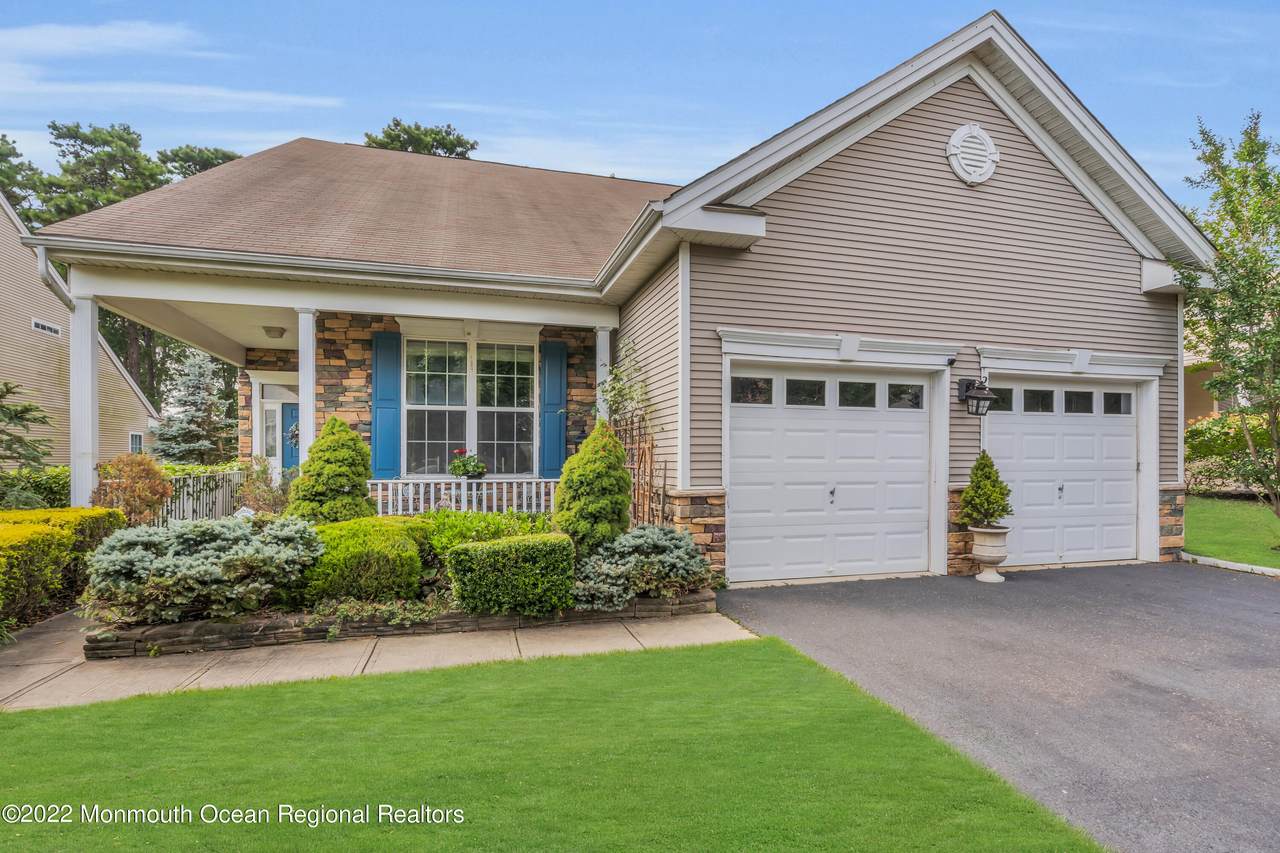 429 Golf View Drive - Photo 1