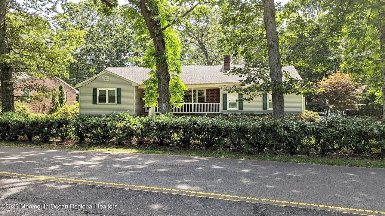 320 Lincoln - Photo 1