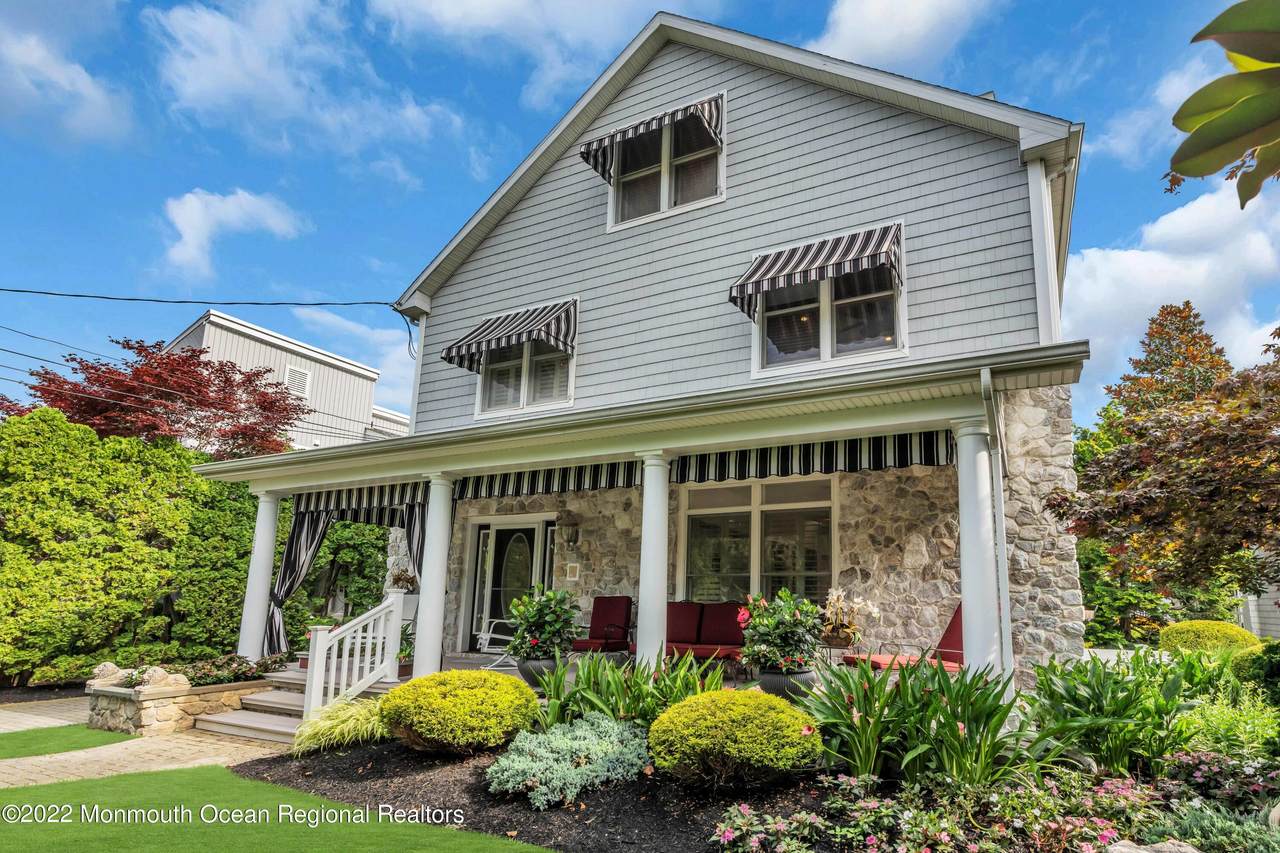 208 Salem Avenue - Photo 1