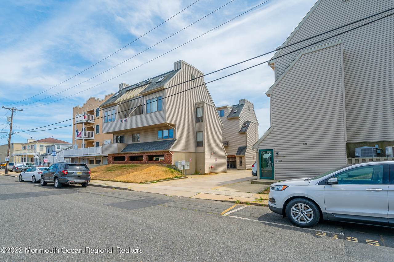 127 - 129 Hiering Avenue - Photo 1