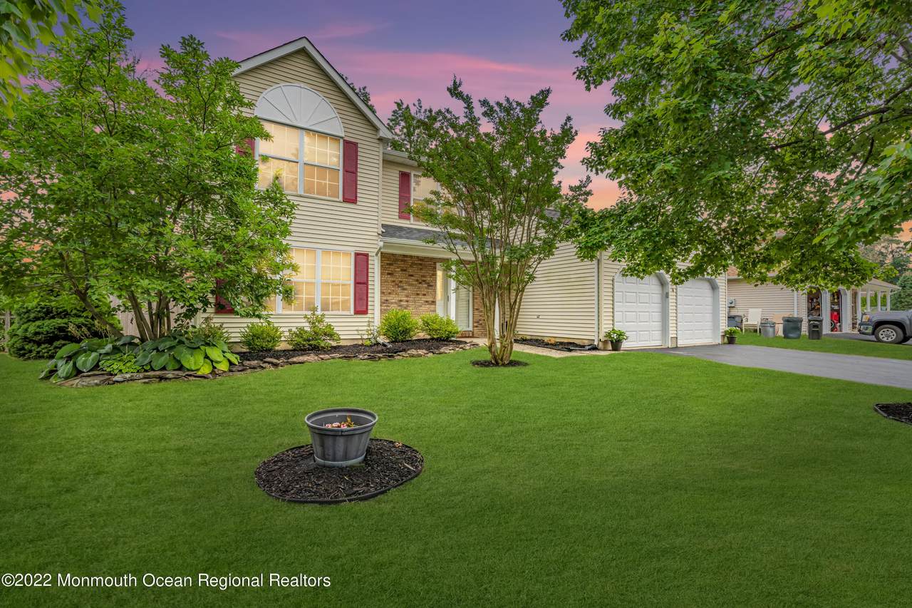 4 Heather Glen Drive - Photo 1