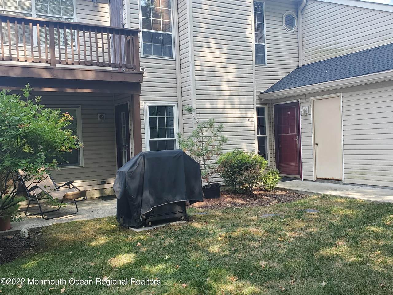 399 Yorkshire Place - Photo 1