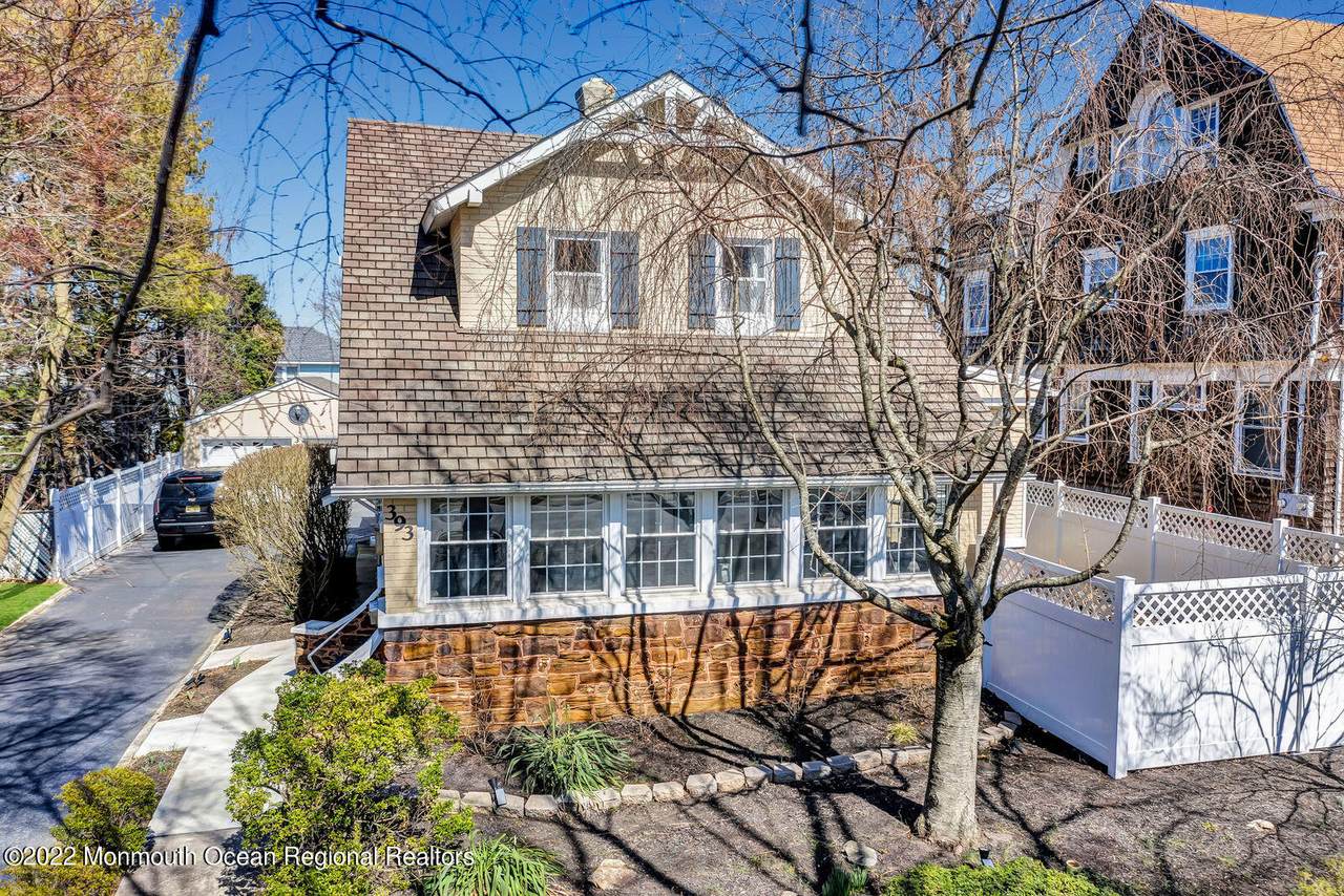 393 Bath Avenue - Photo 1