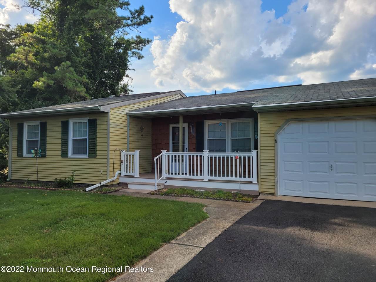 61 Falmouth Avenue - Photo 1