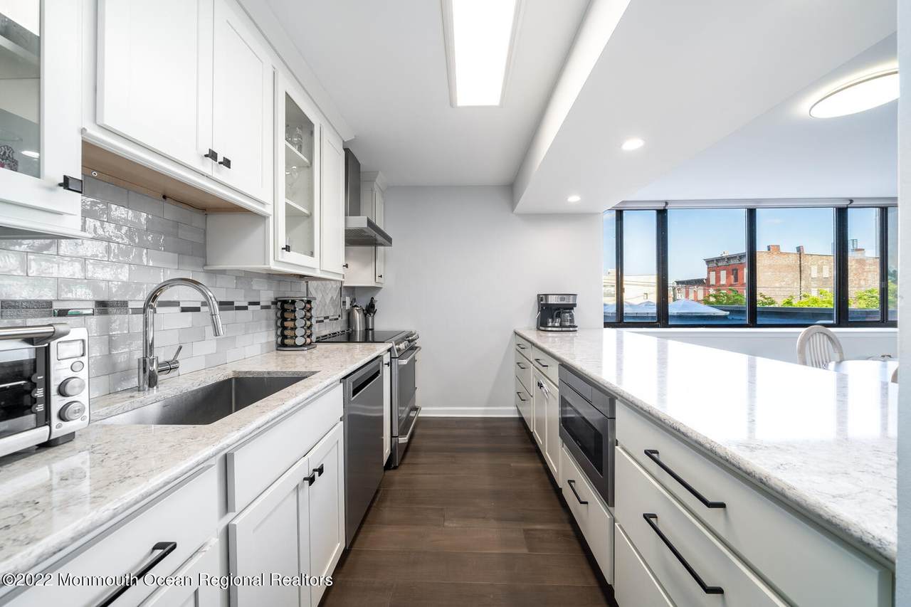 551 Observer Highway - Photo 1