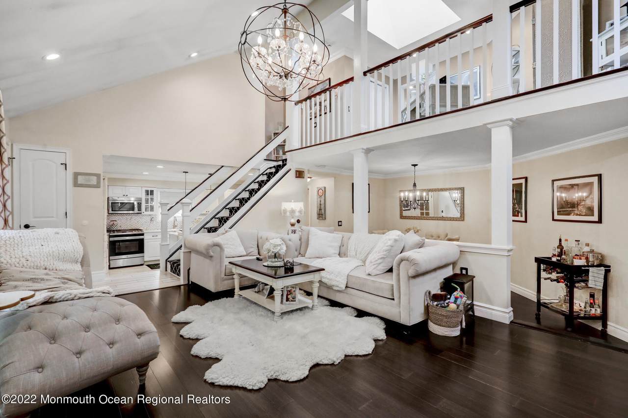 52 Cotswold Circle - Photo 1